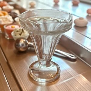 Vintage Libby Ice Cream Sundae Footed Glasses  5" Tall Set of 9